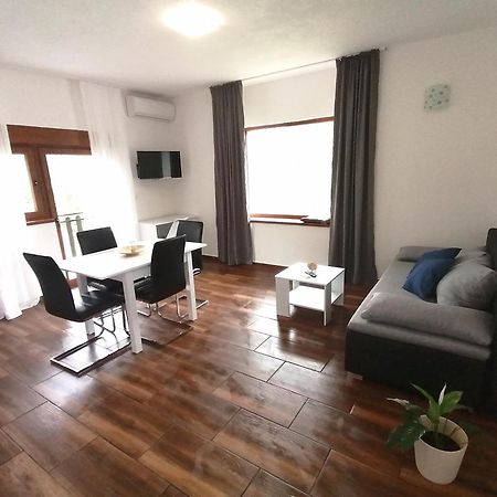 Farma&Apartmani Delić Korenica Zewnętrze zdjęcie