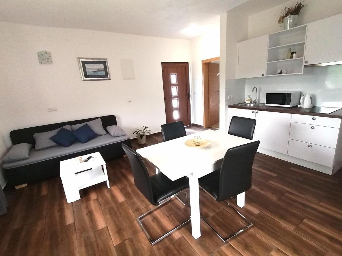 Farma&Apartmani Delić Korenica Zewnętrze zdjęcie