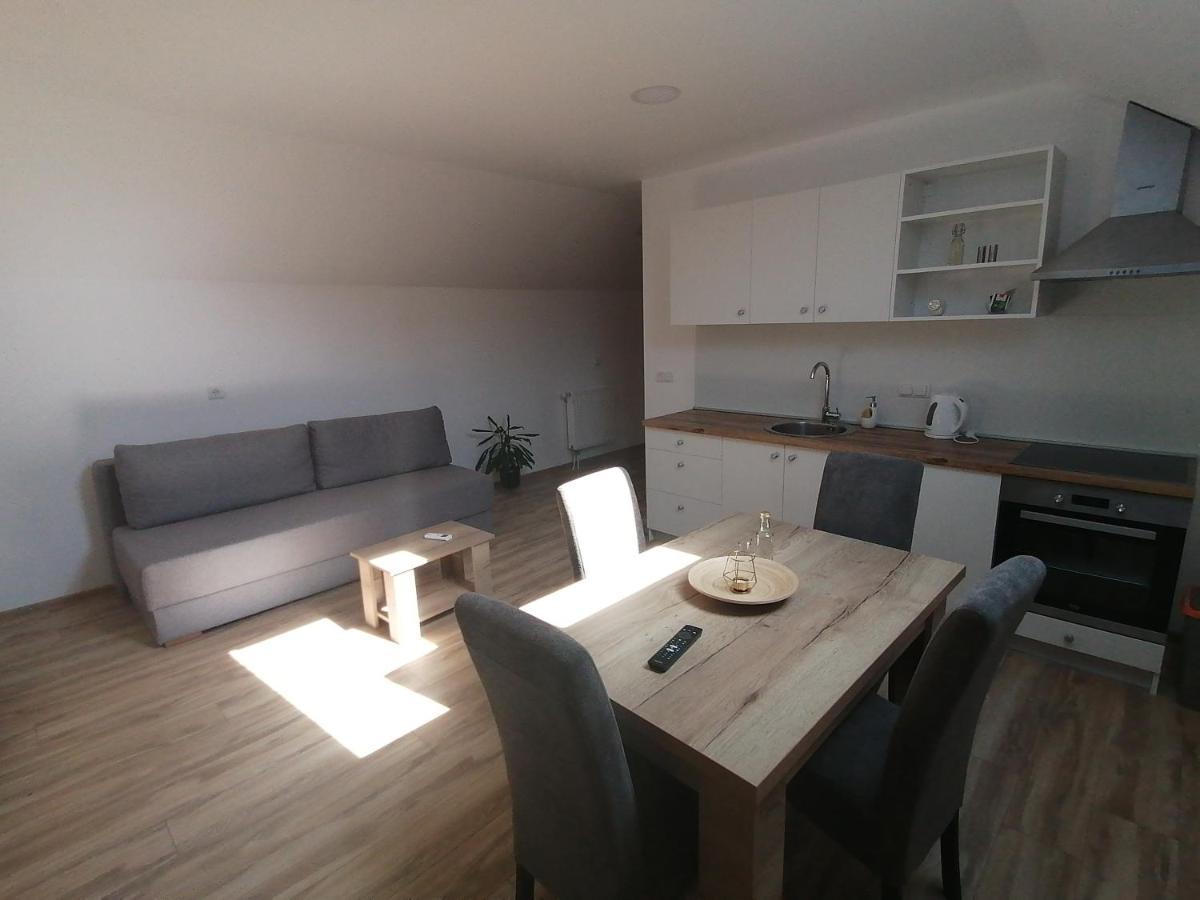 Farma&Apartmani Delić Korenica Zewnętrze zdjęcie